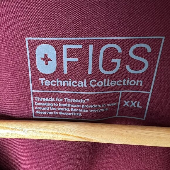 Figs Scrubs Top Womens Size XXL Burgundy Technical Collection Medical Nursing - Picture 2 of 15